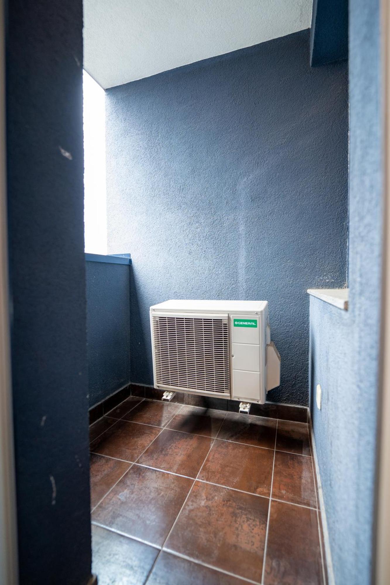 Spacious In The Heart Of Studentski Grad *